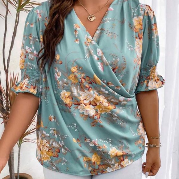 Plus Boho Floral Print Puff Short Sleeve Blouse - Picture 3 of 5